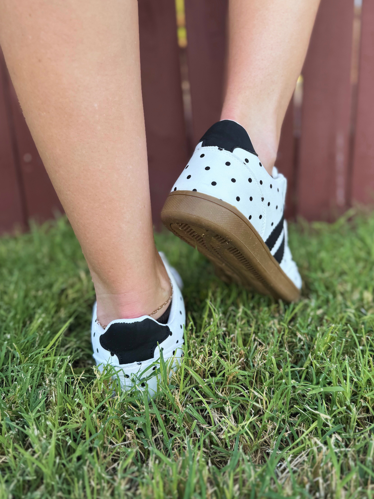 Clara Sneakers