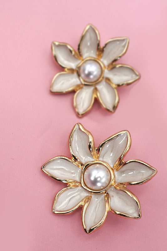 Epoxy Flower Pearl Stud Earrings