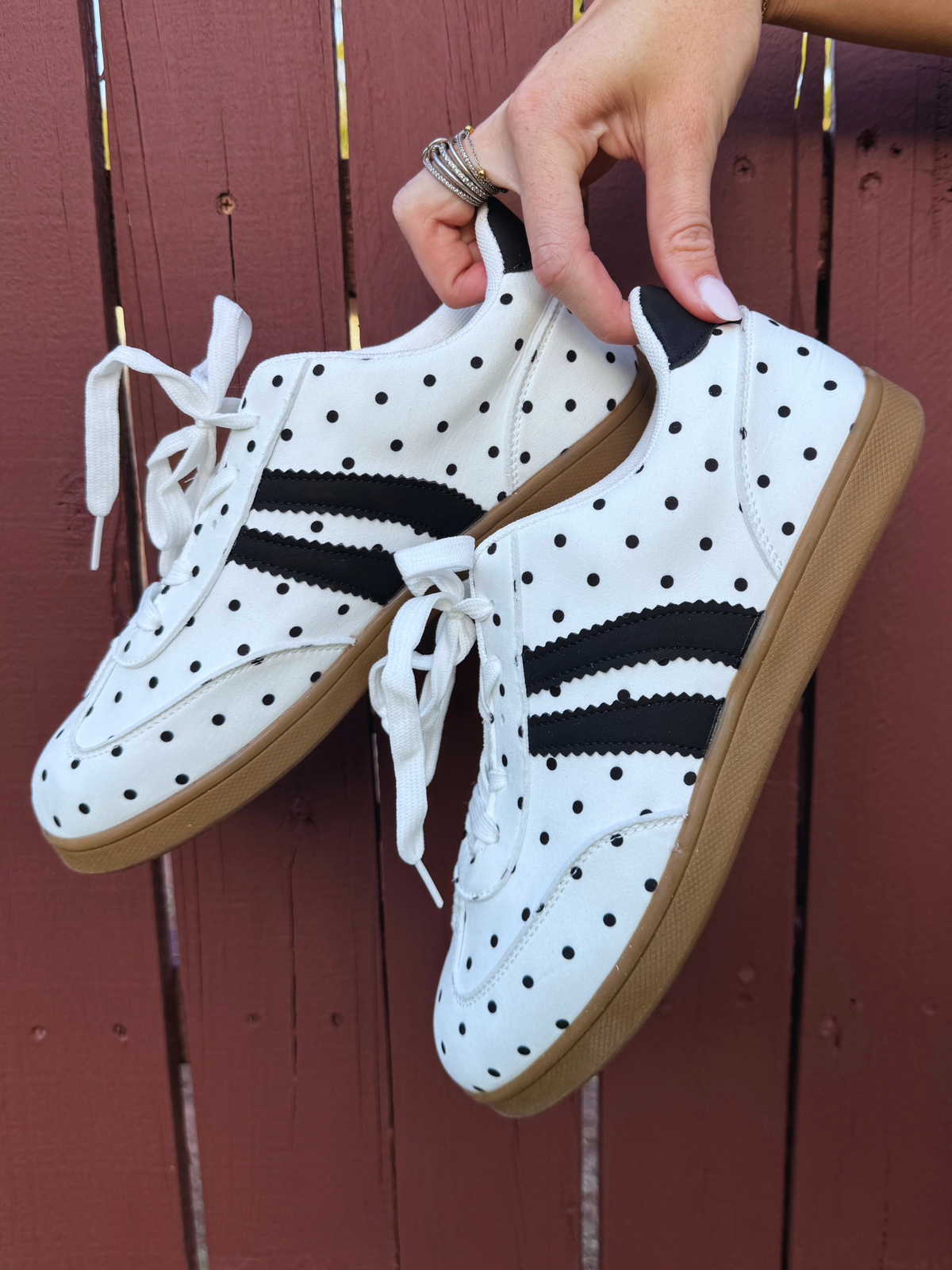 Clara Sneakers